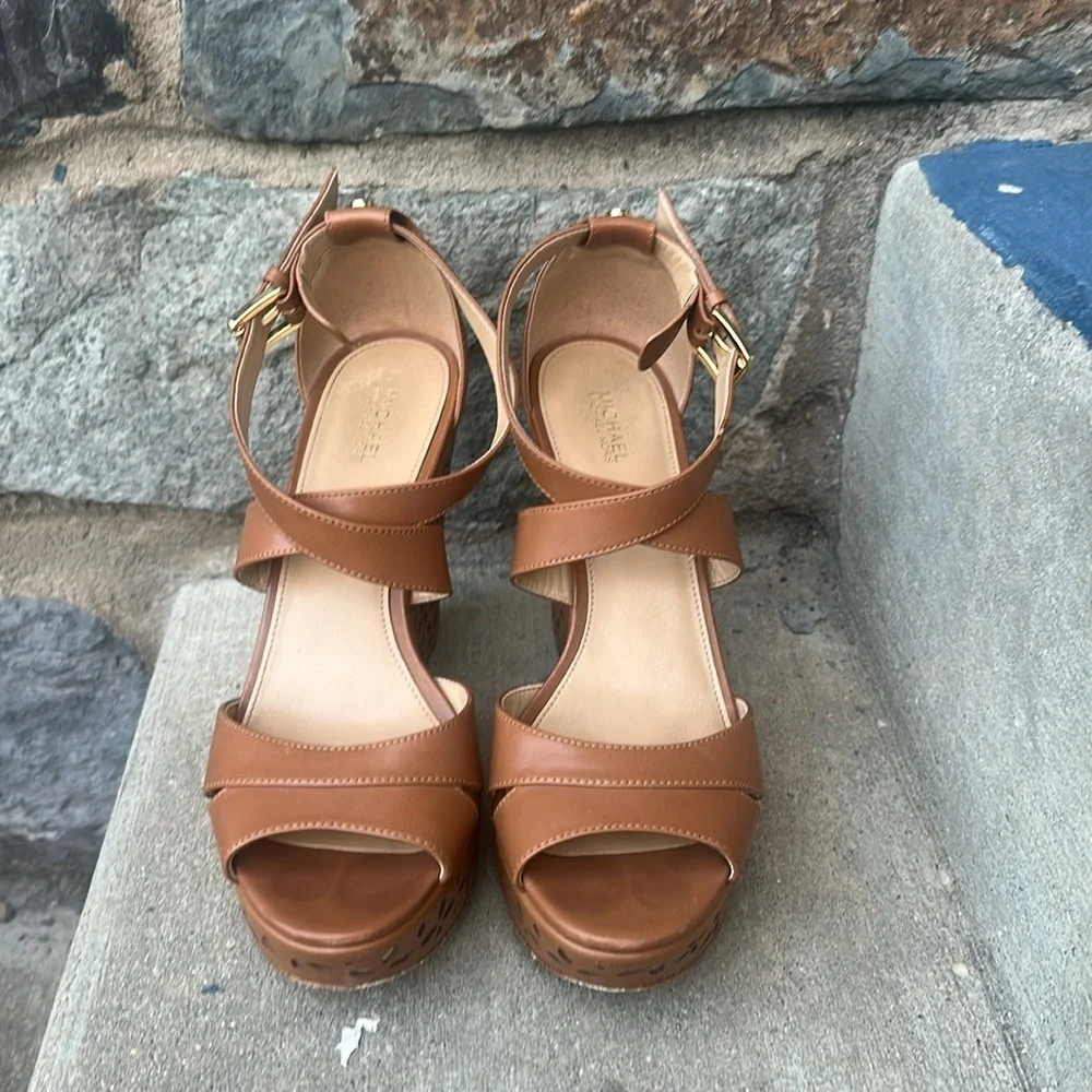 Michael Kors Sienna Cutout Wedge Sandals size 8.5